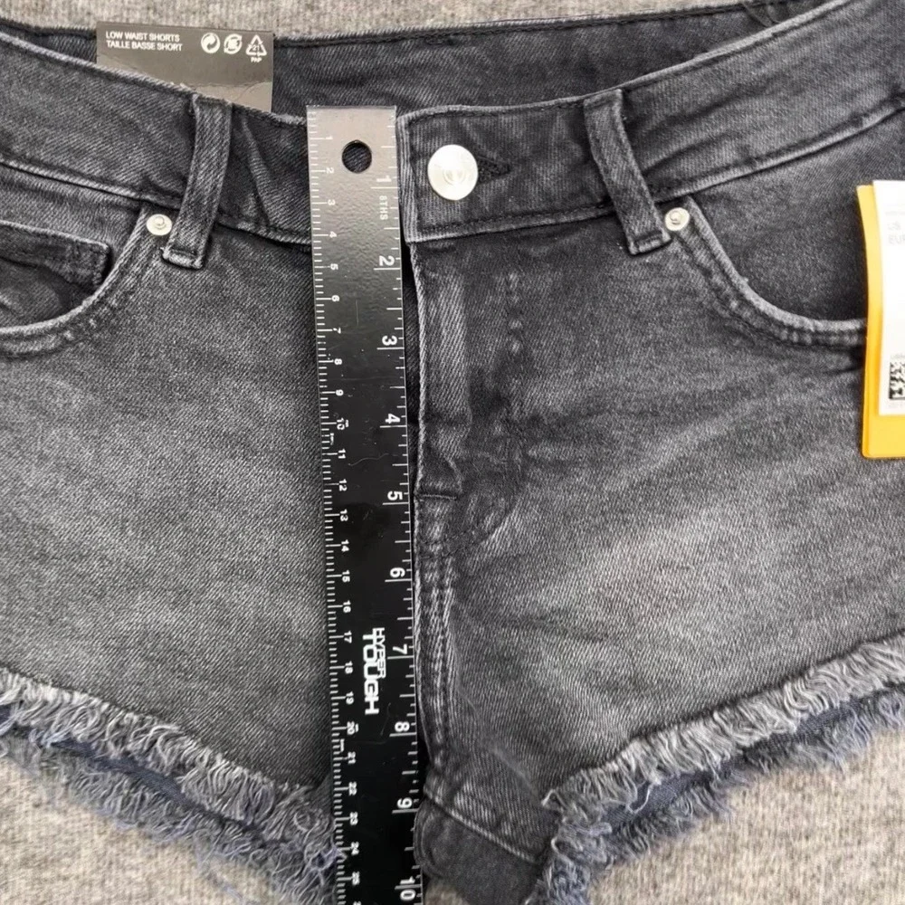HM Divided Womens Low Waist Denim Shorts Washed Black‎ Frayed Hem Size 4 NEW